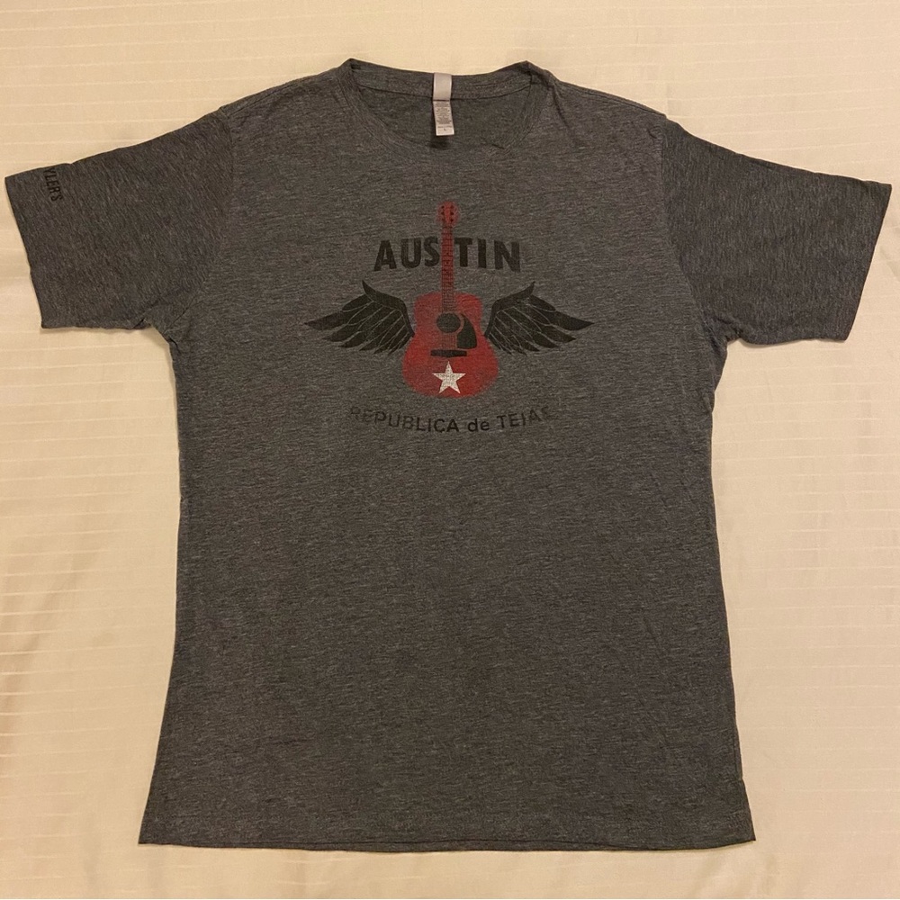 Austin: Republica de Tejas Tyler’s guitar wings shirt 🎸👼✨🇺🇸🤠 size L